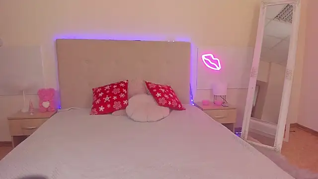 TrishaDarks online show from January 12, 2026, 6:31 am