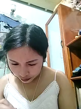 Snapshot of Mai4568 chatting on September 30, 2025, 12:33 pm Mai4568 online show from September 30, 2025, 12:33 pm