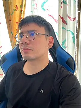 marcuswildx online show from December 3, 2025, 3:11 pm