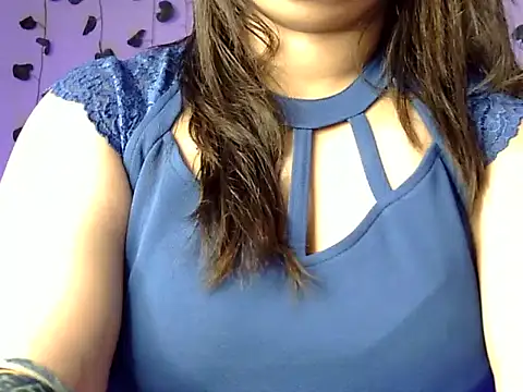 Aaliya02 online show from November 24, 2025, 2:33 am