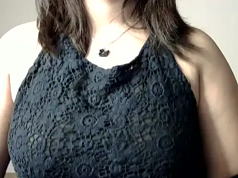 Snapshot of Aaliya02 chatting on November 2, 2025, 7:24 am Aaliya02 online show from November 2, 2025, 7:24 am