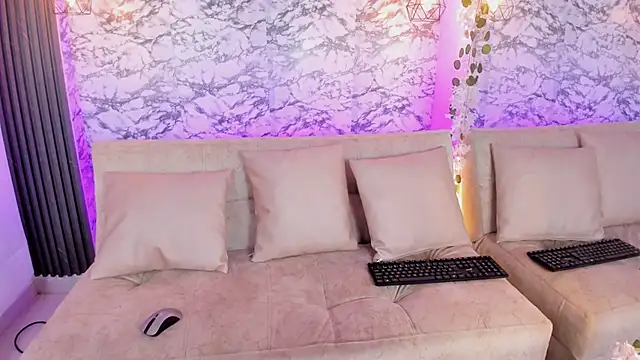 eimi rosse18 online show from November 19, 2025, 12:38 pm