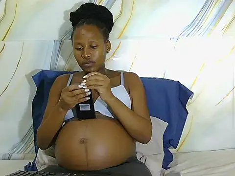 Snapshot of l4_love chatting on October 8, 2025, 7:03 pm l4 love online show from October 8, 2025, 7:03 pm