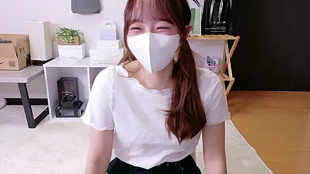 Snapshot of saku_sakura_ chatting on October 6, 2025, 1:12 pm saku sakura online show from October 6, 2025, 1:12 pm