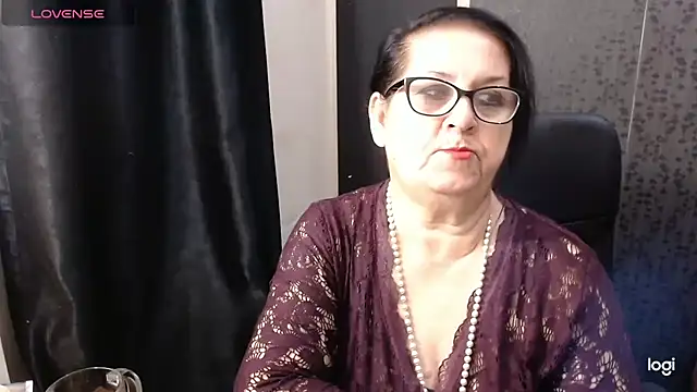 MissSanjanne online show from November 4, 2025, 8:56 pm