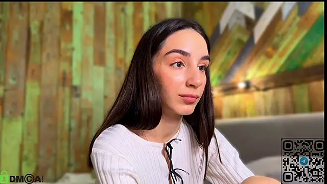 Snapshot of Elliizabeth chatting on October 27, 2025, 9:21 am Elliizabeth online show from October 27, 2025, 9:21 am