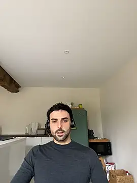 eauminerale online show from February 13, 2026, 1:11 pm