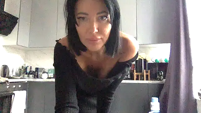 Snapshot of Veymoria chatting on October 2, 2025, 9:56 am Veymoria online show from October 2, 2025, 9:56 am