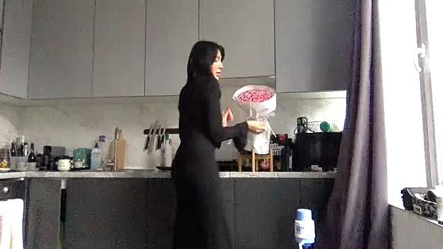 Snapshot of Veymoria chatting on October 8, 2025, 11:01 am Veymoria online show from October 8, 2025, 11:01 am