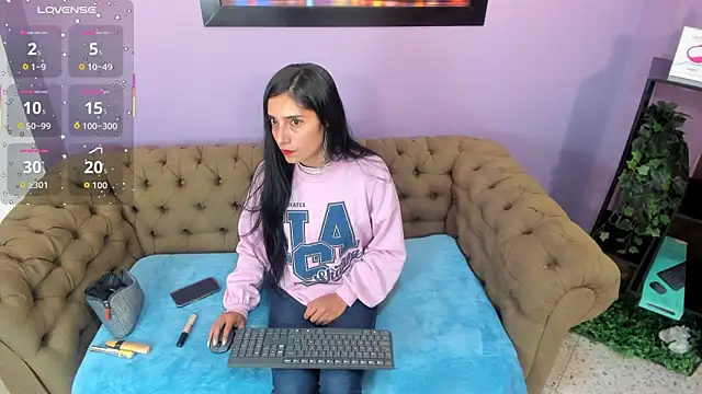 Snapshot of Vhaleria_Vega chatting on October 4, 2025, 1:01 pm Vhaleria Vega online show from October 4, 2025, 1:01 pm