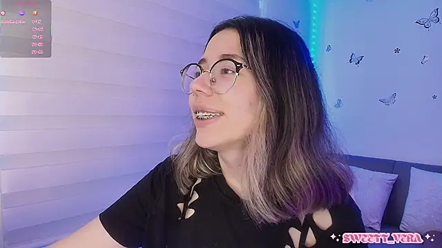 Snapshot of sweettvera chatting on February 4, 2026, 12:44 pm sweettvera online show from February 4, 2026, 12:44 pm