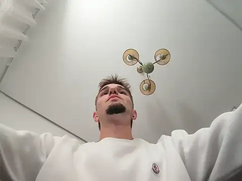 jorgeereyy online show from October 21, 2025, 3:33 pm