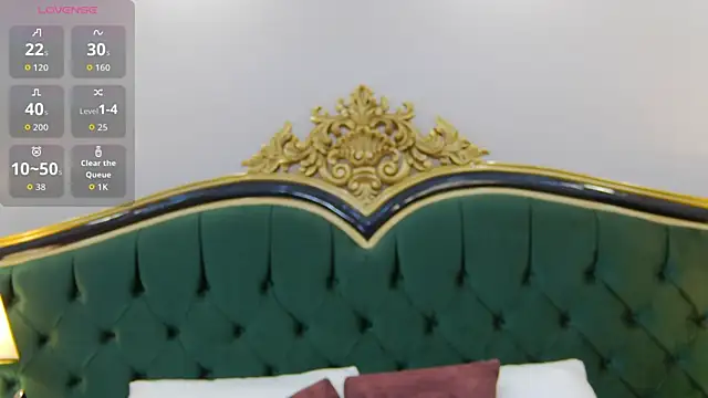 Snapshot of CourtneyRoses chatting on October 2, 2025, 6:00 pm CourtneyRoses online show from October 2, 2025, 6:00 pm