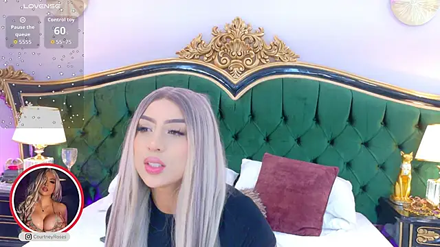 CourtneyRoses online show from November 17, 2025, 2:32 pm