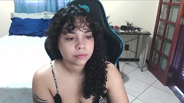 Snapshot of sweetamy326 chatting on May 2, 2026, 12:43 pm sweetamy326 online show from May 2, 2026, 12:43 pm