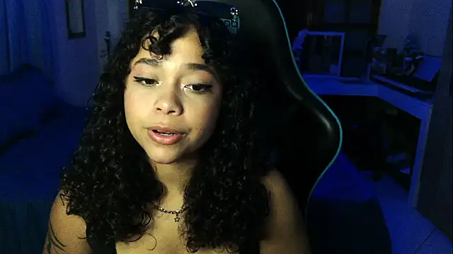 sweetamy326 online show from February 12, 2026, 10:20 pm