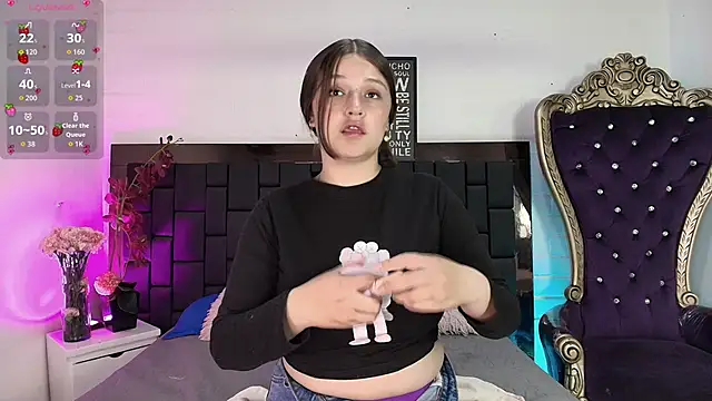 Krystal Heartss online show from November 29, 2025, 1:33 pm