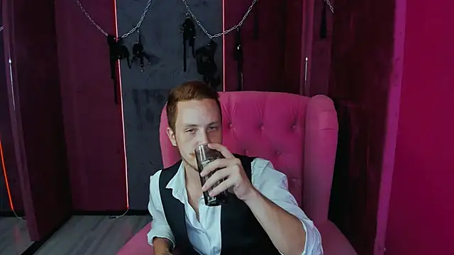 Snapshot of LeoMooree chatting on October 9, 2025, 3:40 am LeoMooree online show from October 9, 2025, 3:40 am