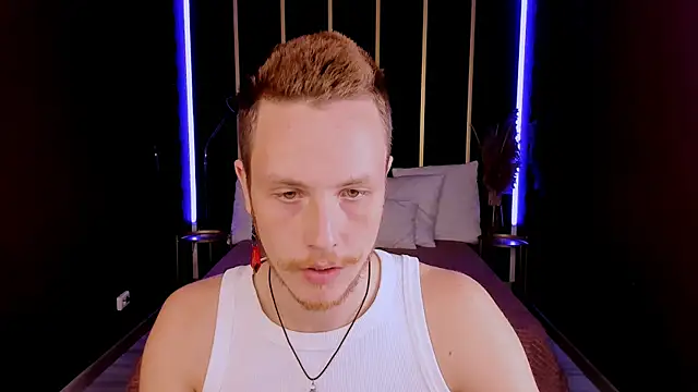 Snapshot of LeoMooree chatting on October 4, 2025, 9:16 pm LeoMooree online show from October 4, 2025, 9:16 pm