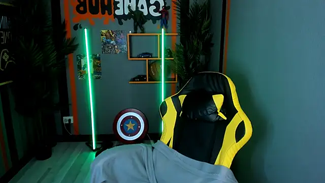 Snapshot of LeoMooree chatting on November 14, 2025, 3:54 am LeoMooree online show from November 14, 2025, 3:54 am