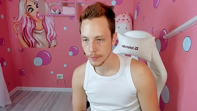 Snapshot of LeoMooree chatting on October 18, 2025, 3:58 pm LeoMooree online show from October 18, 2025, 3:58 pm