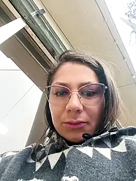 Snapshot of Mia-love-03 chatting on September 30, 2025, 12:22 pm Mia-love-03 online show from September 30, 2025, 12:22 pm