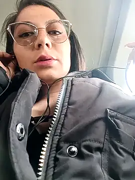 Snapshot of Mia-love-03 chatting on September 29, 2025, 1:50 pm Mia-love-03 online show from September 29, 2025, 1:50 pm