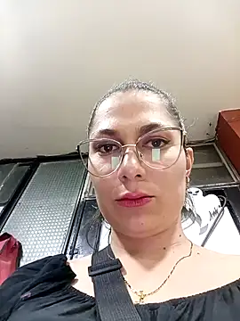 Snapshot of Mia-love-03 chatting on November 7, 2025, 12:04 am Mia-love-03 online show from November 7, 2025, 12:04 am