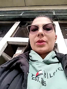 Snapshot of Mia-love-03 chatting on October 3, 2025, 12:50 pm Mia-love-03 online show from October 3, 2025, 12:50 pm