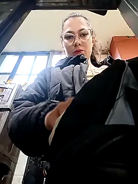 Snapshot of Mia-love-03 chatting on October 16, 2025, 9:12 pm Mia-love-03 online show from October 16, 2025, 9:12 pm