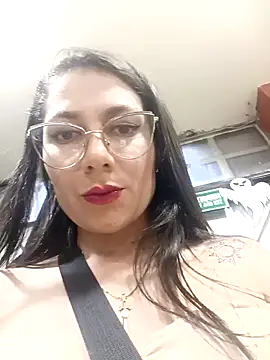 Snapshot of Mia-love-03 chatting on November 9, 2025, 10:25 pm Mia-love-03 online show from November 9, 2025, 10:25 pm