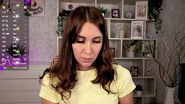 Snapshot of DreamVelour chatting on October 21, 2025, 8:30 pm DreamVelour online show from October 21, 2025, 8:30 pm