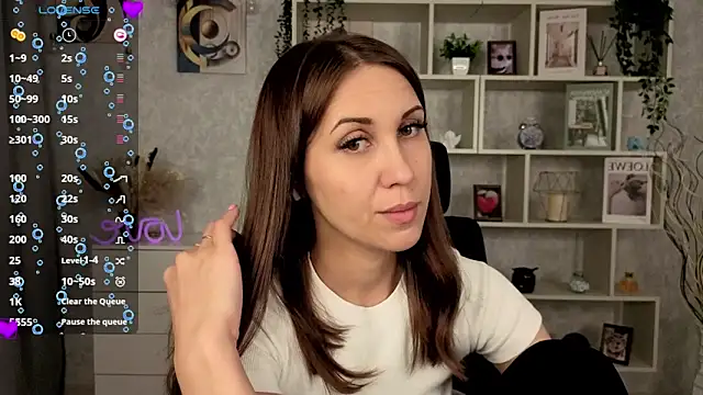 Snapshot of DreamVelour chatting on October 12, 2025, 8:21 pm DreamVelour online show from October 12, 2025, 8:21 pm