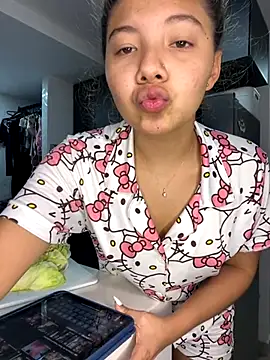 Snapshot of Gaby_002 chatting on September 24, 2025, 2:40 am Gaby 002 online show from September 24, 2025, 2:40 am