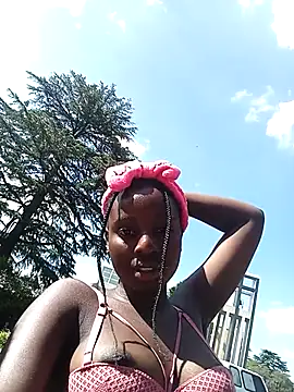 Snapshot of HotPetite_25 chatting on October 17, 2025, 1:02 pm HotPetite 25 online show from October 17, 2025, 1:02 pm