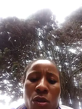 Snapshot of HotPetite_25 chatting on October 27, 2025, 2:07 pm HotPetite 25 online show from October 27, 2025, 2:07 pm