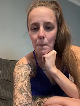 EmmieMaexox online show from October 6, 2025, 11:11 am