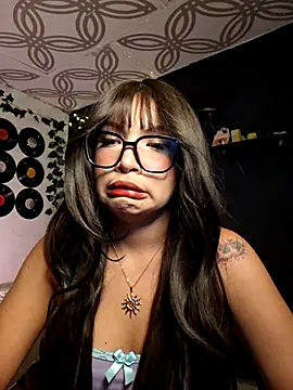 Snapshot of Hazel_jinx chatting on September 23, 2025, 7:04 am Hazel jinx online show from September 23, 2025, 7:04 am