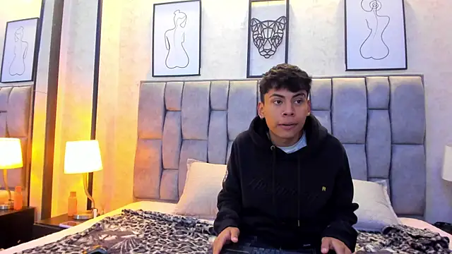 Willow Pearl online show from September 30, 2025, 11:27 am