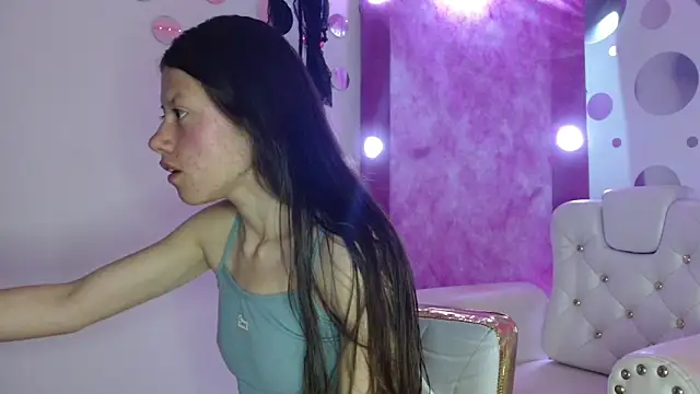 Snapshot of Nina_Roser chatting on October 30, 2025, 12:47 pm Nina Roser online show from October 30, 2025, 12:47 pm