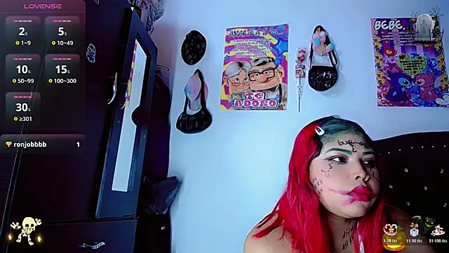 Snapshot of _Thalia_Hot_ chatting on November 1, 2025, 8:41 am Thalia Hot online show from November 1, 2025, 8:41 am