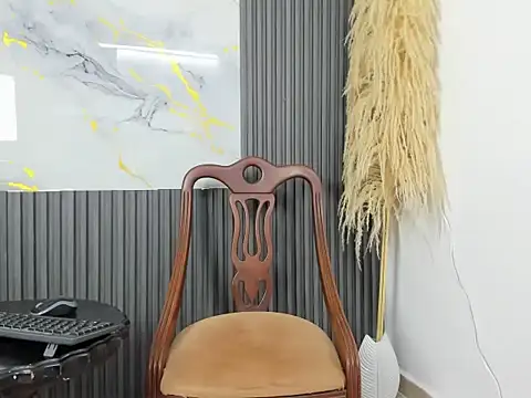 Snapshot of Nikoll_evans chatting on October 24, 2025, 11:37 pm Nikoll evans online show from October 24, 2025, 11:37 pm