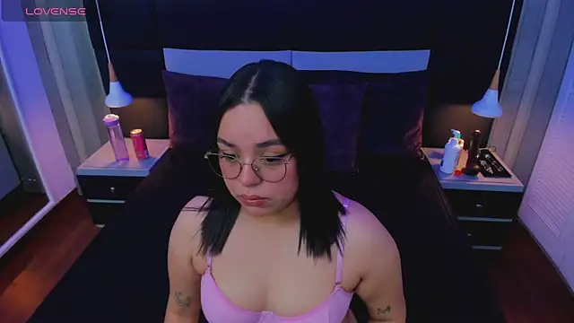 Snapshot of annytovar chatting on November 7, 2025, 3:44 am annytovar online show from November 7, 2025, 3:44 am