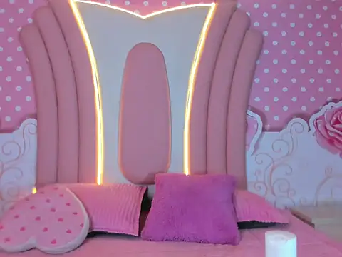 SofiaaBigBoobs online show from October 17, 2025, 10:18 am