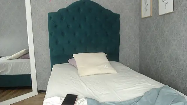 Vic Taylor online show from April 8, 2026, 11:33 am