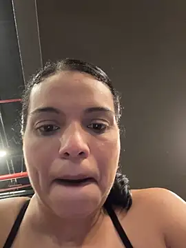 Anavalle online show from November 21, 2025, 7:46 pm