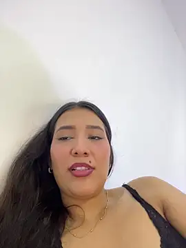 IsabellaJoness  online show from April 13, 2026, 7:40 pm