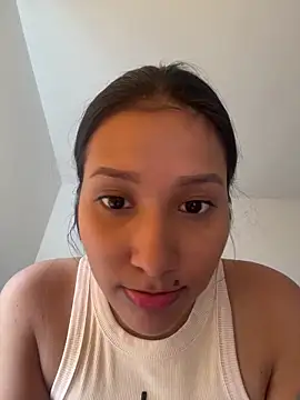 IsabellaJoness  online show from October 12, 2025, 9:27 pm