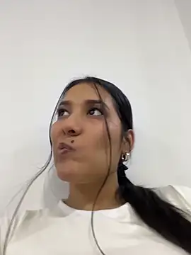 IsabellaJoness  online show from February 21, 2026, 3:36 pm