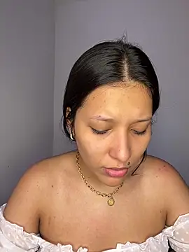 IsabellaJoness  online show from November 28, 2025, 8:09 pm